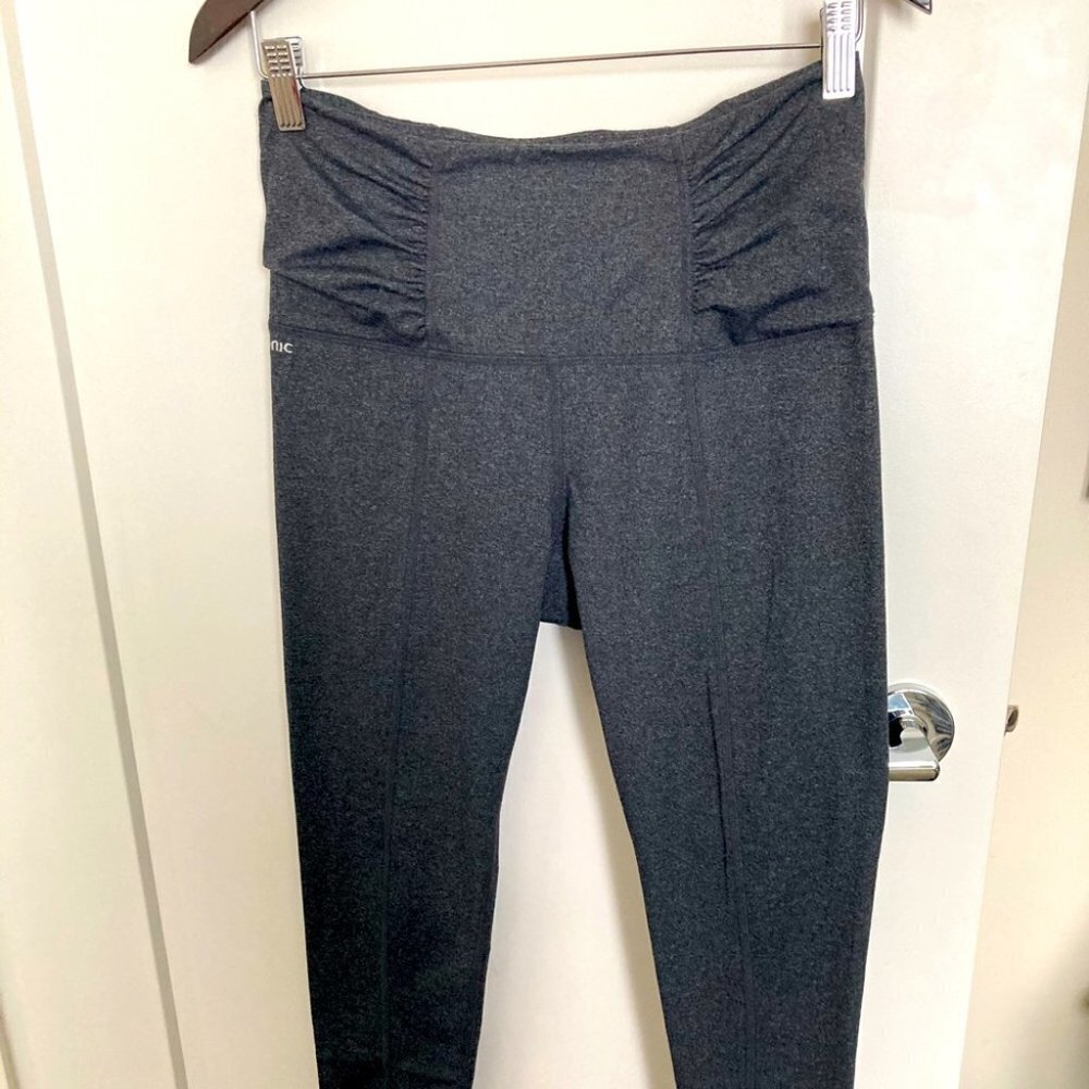 TONIC Sz M Leggings Exercise Workout Yoga Comfort Waist